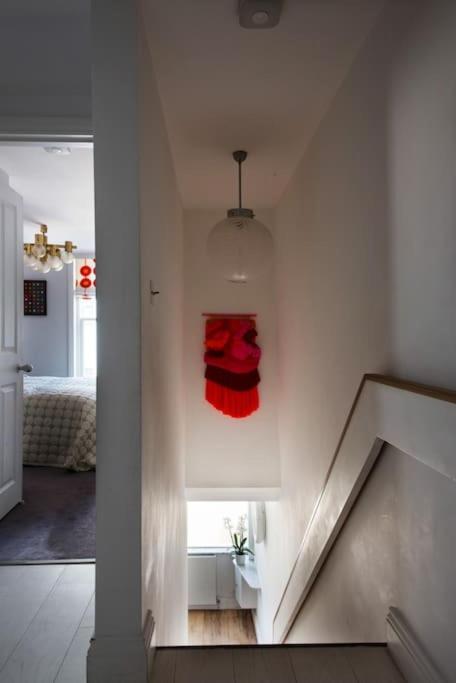 Large Townhouse Just 2 Minutes From The Sea/i360! Hébergement de vacances *