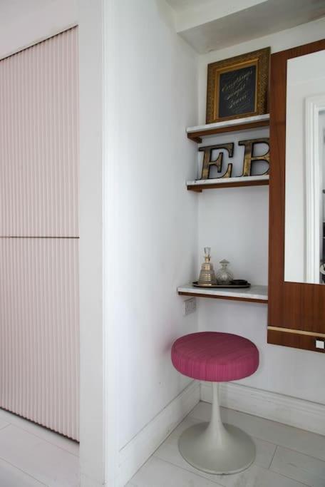 Large Townhouse Just 2 Minutes From The Sea/i360! Hébergement de vacances Hove