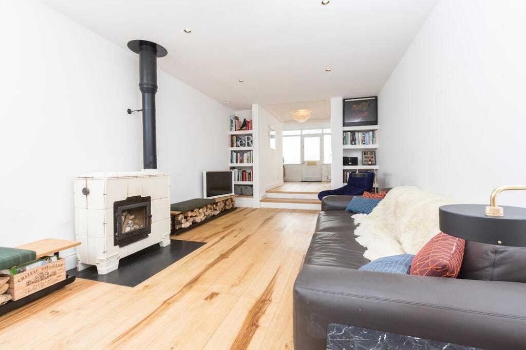 Large Townhouse Just 2 Minutes From The Sea/i360! Hove